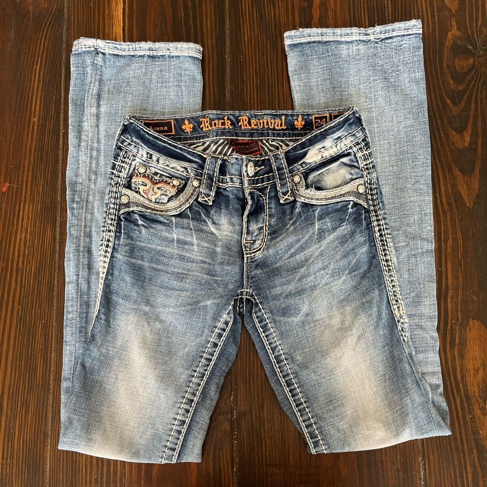 Light Wash Women's Bootcut Jeans - Casual Everyday Style - Picture 4 of 16
